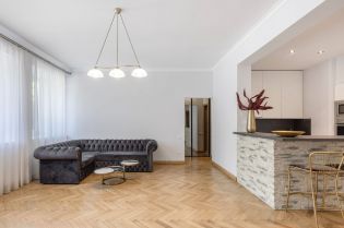 Erdvus 70 m² dizainerio įrengtas butas Kauno centre su parkavimo vieta uždarame kieme