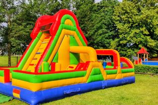 Batutų nuoma Šiauliuose pripučiamas batutas "Pramogų parkas"